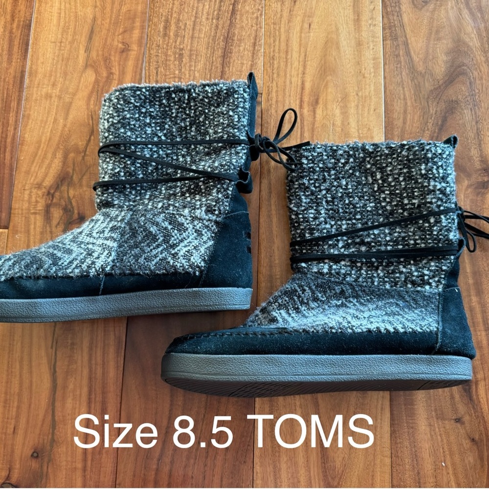 TOMS Black and Gray Knit Boots - Size 8.5